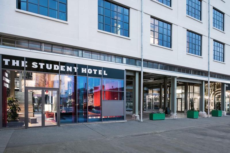 Hotel The Social Hub Maastricht Esterno foto