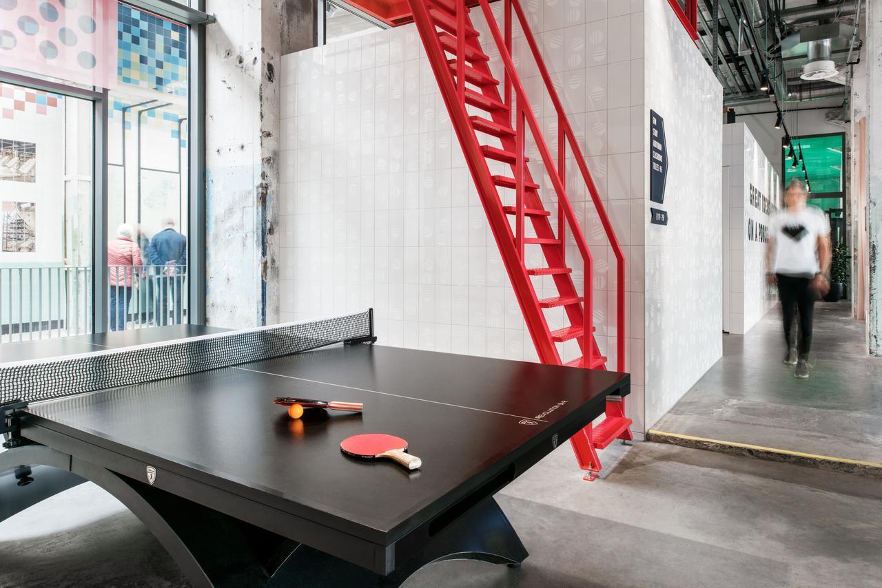 Hotel The Social Hub Maastricht Esterno foto